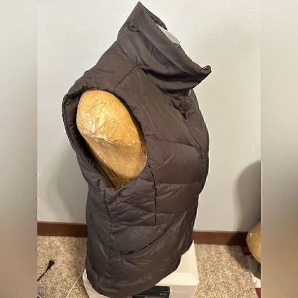 J.Crew Women’s Medium Brown Lined Puffer Vest - Picture 3 of 7